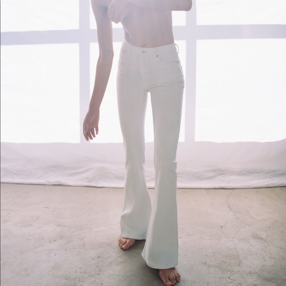 2 per $30 in pants and leggings. ZARA skinny flare distressed jeans white. - Picture 1 of 5